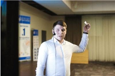 Компанія МікроТронік на 2-й партнерській конференції «BITREK» speaker_on_bitrek_presentation